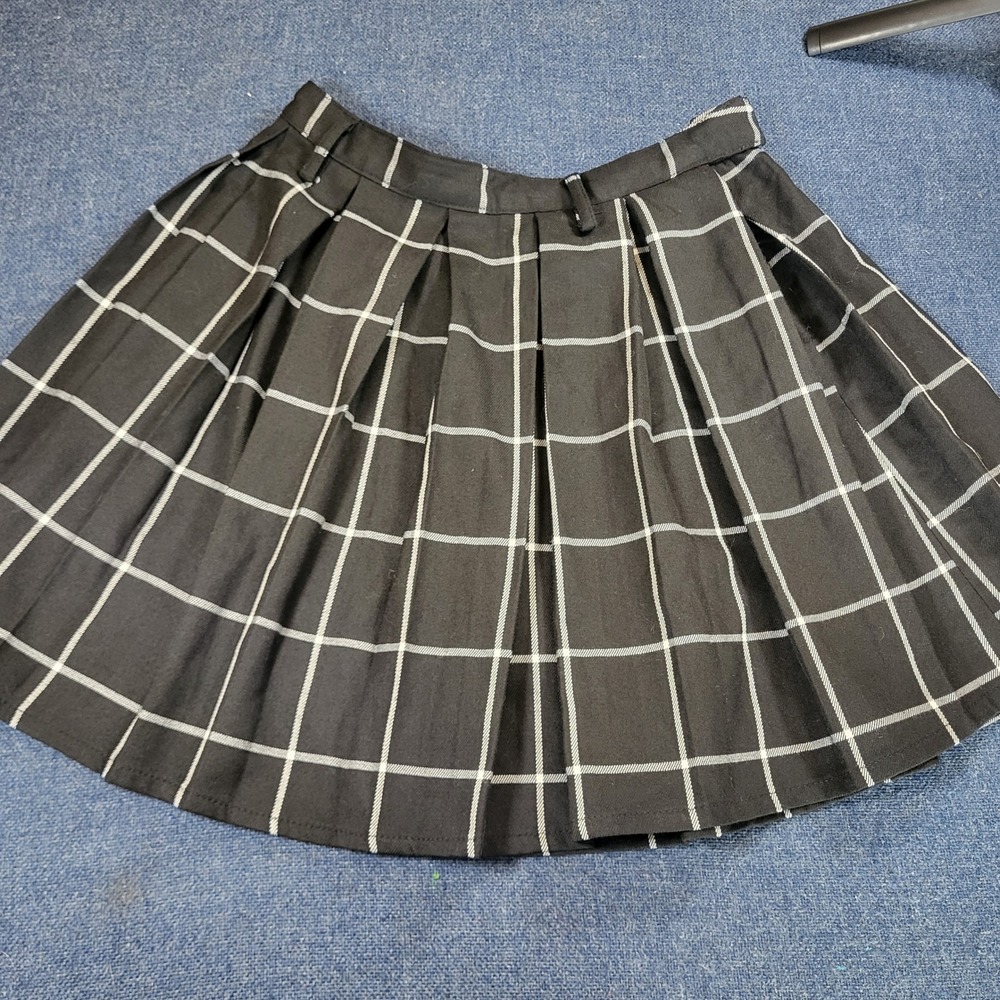 Hot Topic Black White Grid Pleated Mini Skirt SM Dark Academia Punk Mall Goth